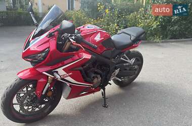Мотоцикл Спорт-туризм Honda CBR 650R 2019 в 