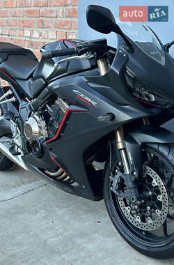 Мотоцикл Спорт-туризм Honda CBR 650R 2019 в 
