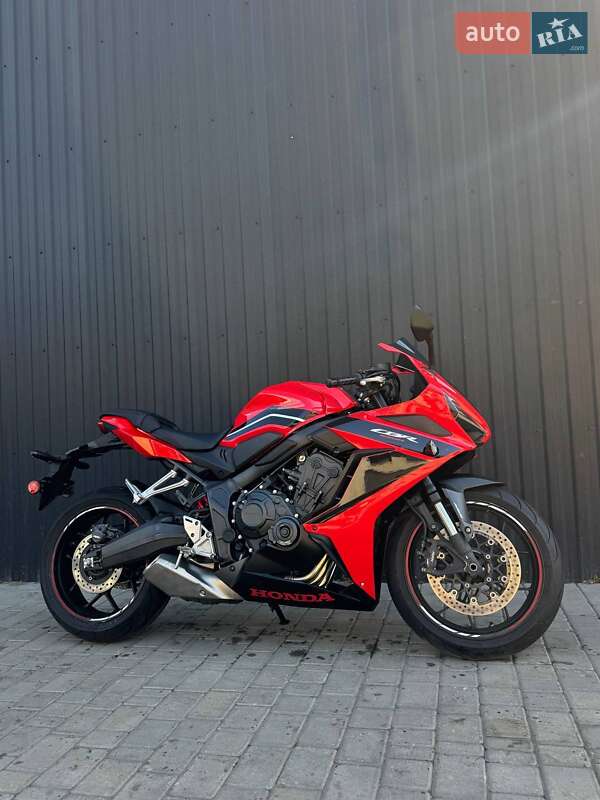 Спортбайк Honda CBR 650R 2023 в Одесі фото 4 Спортбайк Honda CBR 650R 2023 в Одесі