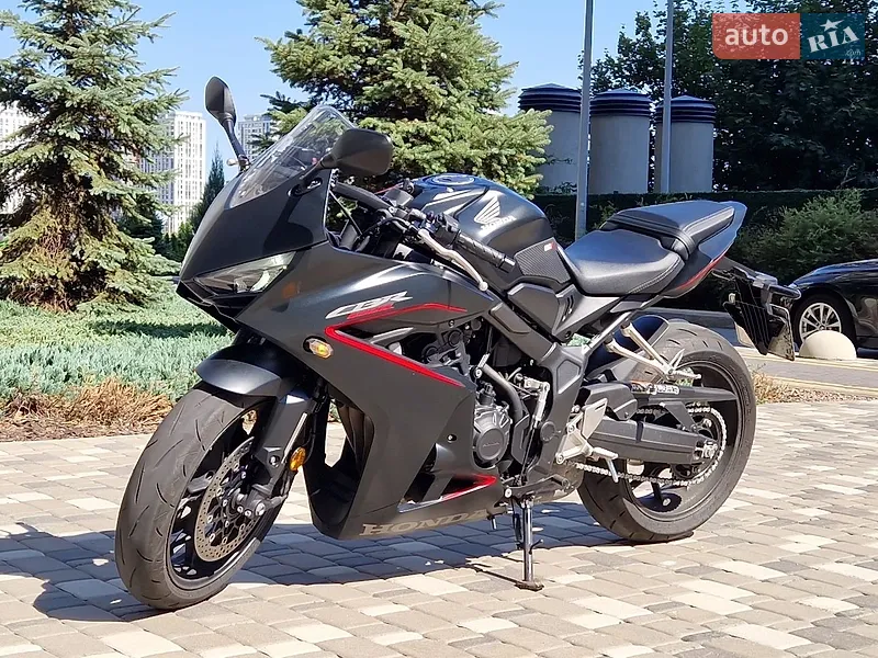 Honda CBR 650R 2025
