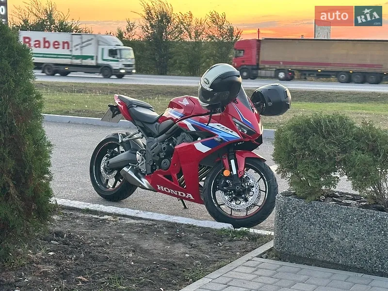 Honda CBR 650R 2024