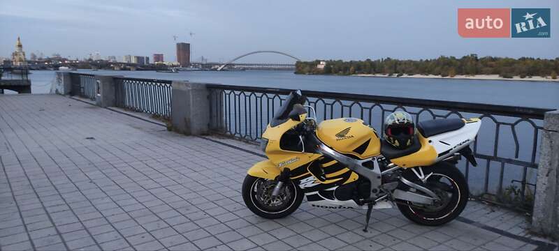 Спортбайк Honda CBR 929RR 2000 в Києві фото 6 Спортбайк Honda CBR 929RR 2000 в Києві
