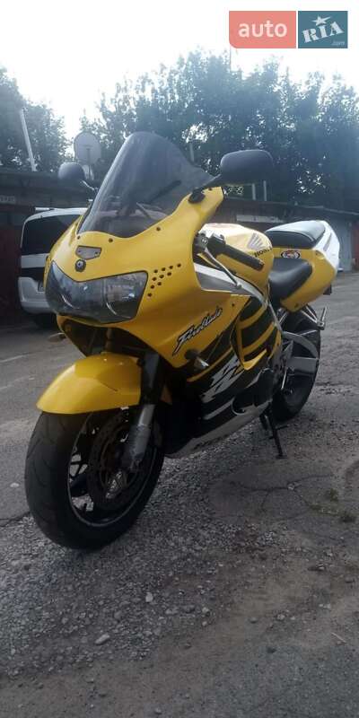 Спортбайк Honda CBR 929RR 2000 в Києві фото 2 Спортбайк Honda CBR 929RR 2000 в Києві