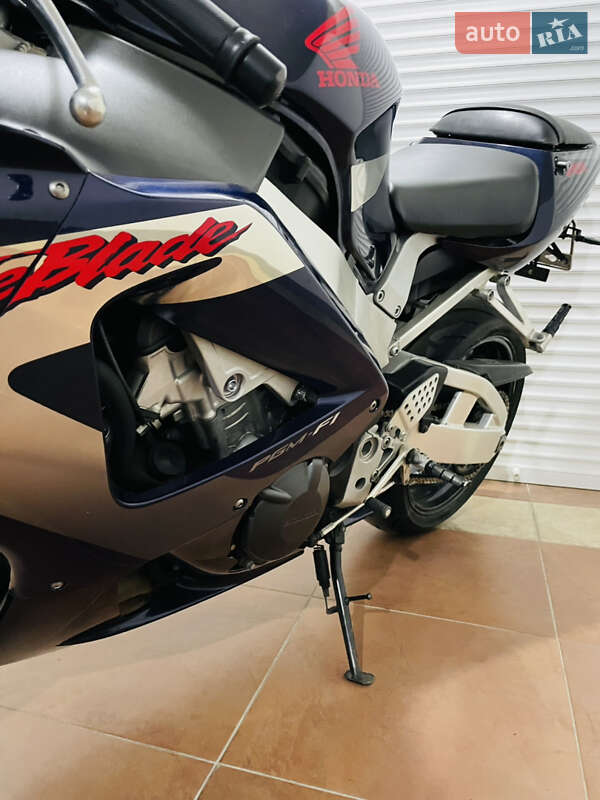 Спортбайк Honda CBR 929RR 2001 в Киеве