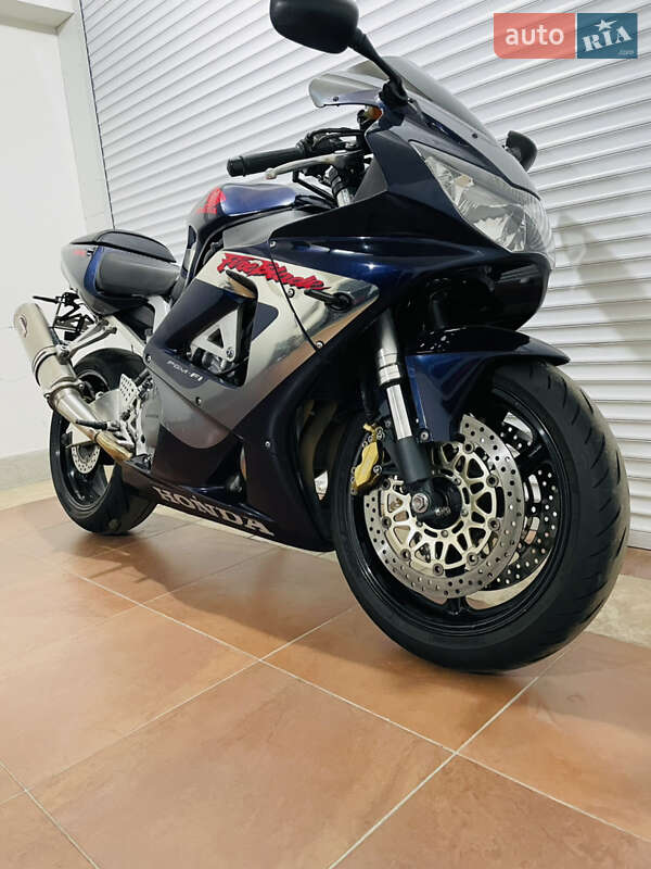 Спортбайк Honda CBR 929RR 2001 в Киеве