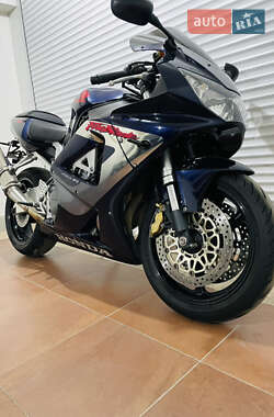 Спортбайк Honda CBR 929RR 2002 в 