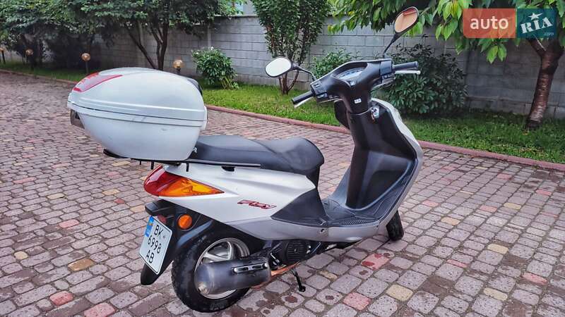 Скутер Honda CHS 125 2014 в Ровно