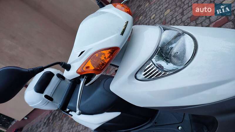 Скутер Honda CHS 125 2014 в Ровно