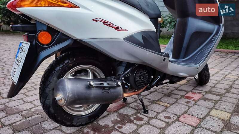Скутер Honda CHS 125 2014 в Ровно