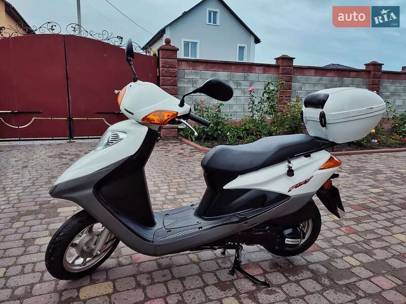 Скутер Honda CHS 125 2014 в Ровно