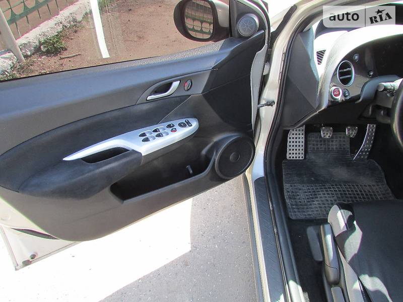 Хетчбек Honda Civic 2006 в Івано-Франківську фото 7 Хетчбек Honda Civic 2006 в Івано-Франківську