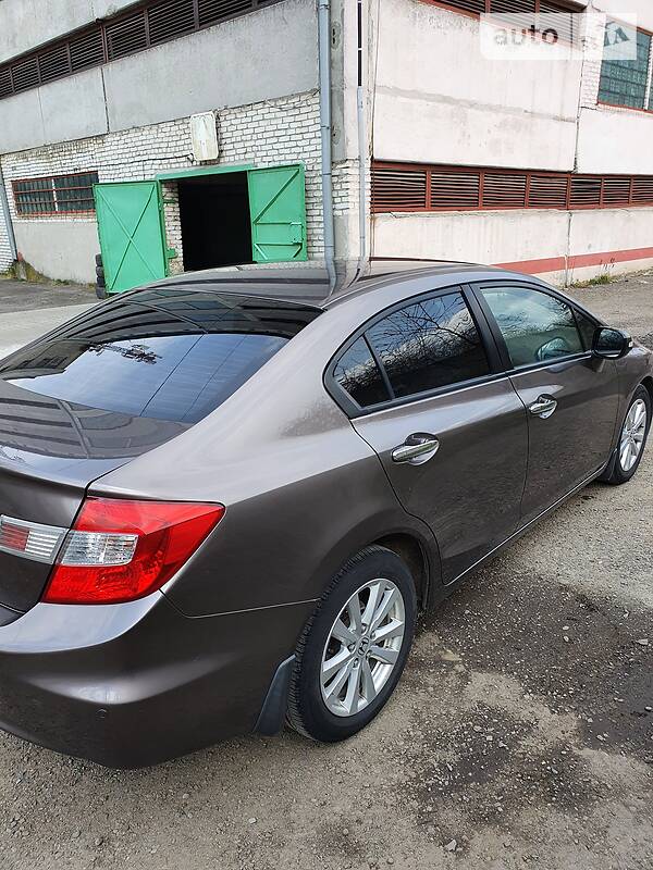 Седан Honda Civic 2012 в Львові