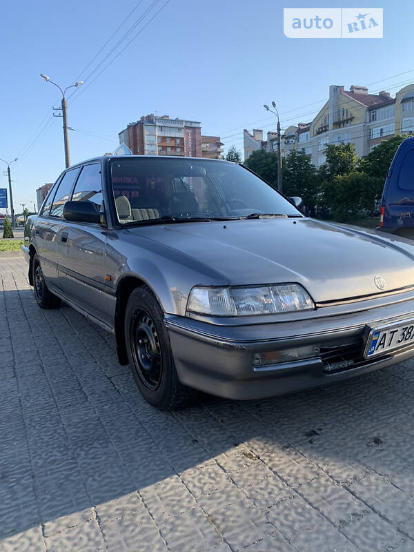 Седан Honda Civic 1991 в Івано-Франківську