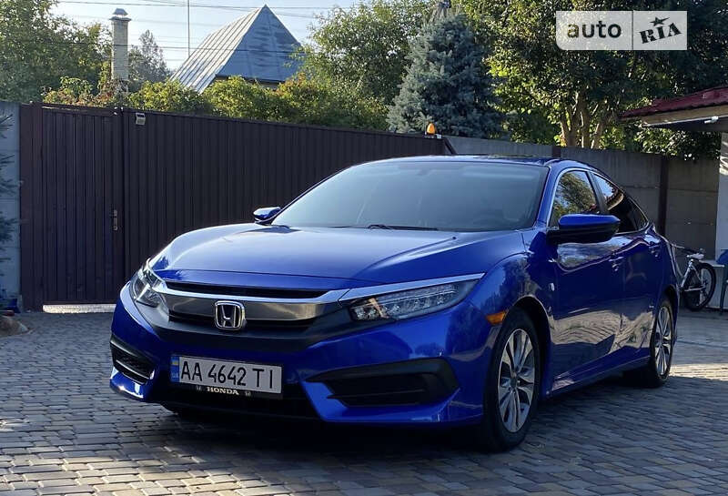 Седан Honda Civic 2016 в Киеве