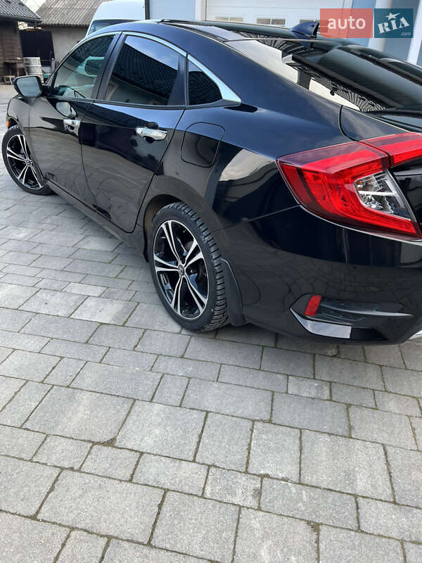 Седан Honda Civic 2019 в Старом Самборе