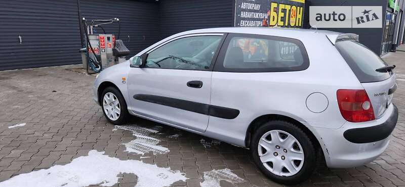 Хэтчбек Honda Civic 2001 в Звягеле