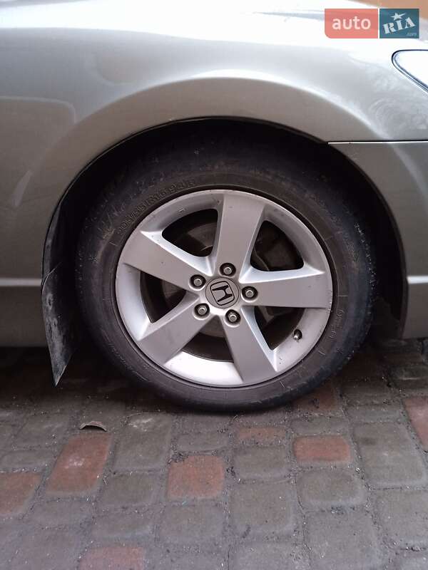 Седан Honda Civic 2007 в Миргороде