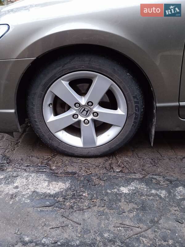 Седан Honda Civic 2007 в Миргороде