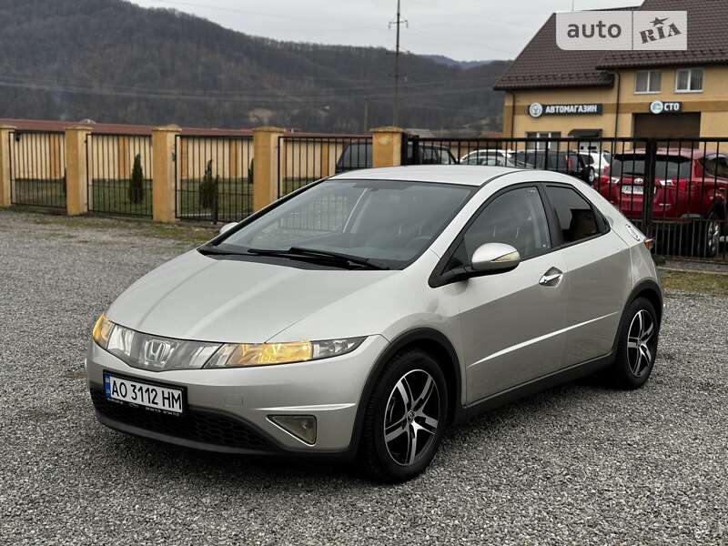 Хэтчбек Honda Civic 2006 в Иршаве