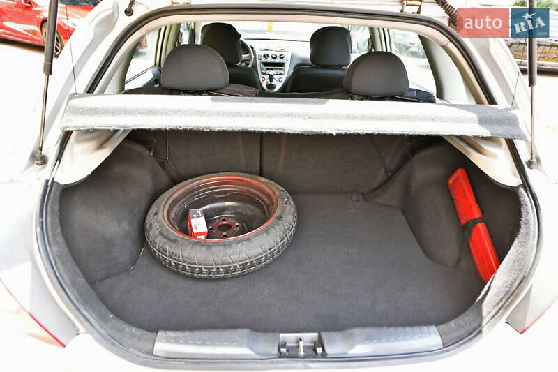 Хэтчбек Honda Civic 2002 в Новомосковске