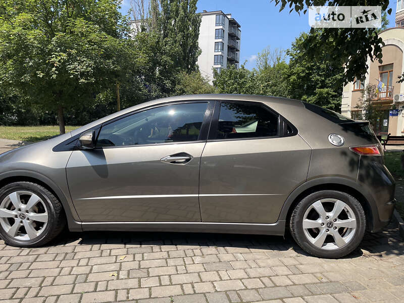 Хетчбек Honda Civic 2007 в Ужгороді