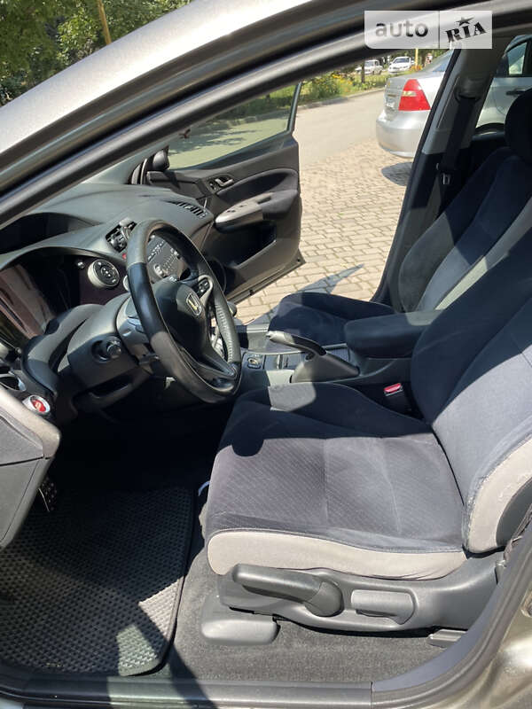 Хетчбек Honda Civic 2007 в Ужгороді