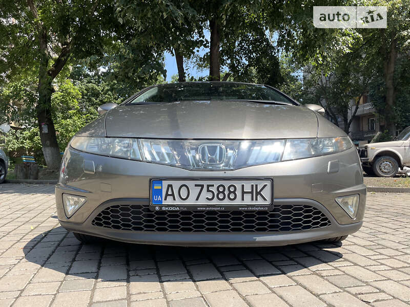 Хетчбек Honda Civic 2007 в Ужгороді