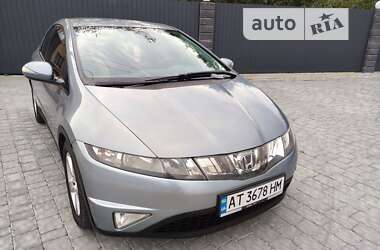 Хэтчбек Honda Civic 2007 в Ивано-Франковске