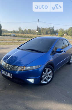 Хэтчбек Honda Civic 2006 в Покровске