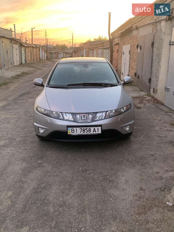 Хэтчбек Honda Civic 2006 в Полтаве