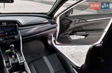 Хетчбек Honda Civic 2018 в 