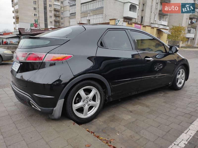 Хэтчбек Honda Civic 2006 в Сокале фото 9 Хэтчбек Honda Civic 2006 в Сокале