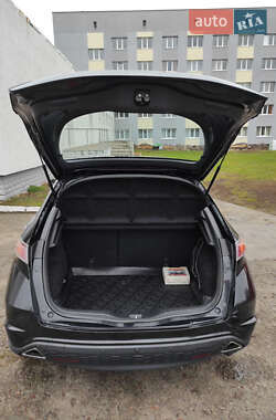 Хетчбек Honda Civic 2006 в 