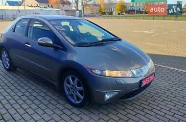 Хэтчбек Honda Civic 2007 в Нововолынске