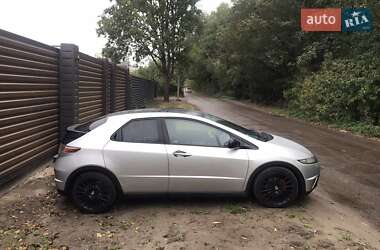 Хэтчбек Honda Civic 2006 в 