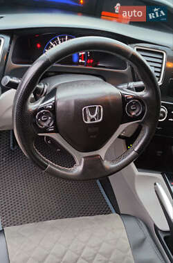 Седан Honda Civic 2013 в Днепре