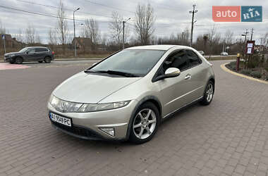 Хэтчбек Honda Civic 2006 в Киеве