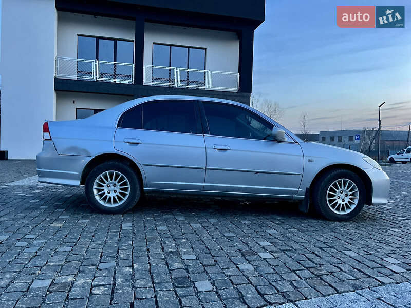 Седан Honda Civic 2004 в 