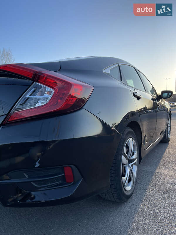 Седан Honda Civic 2018 в Львові