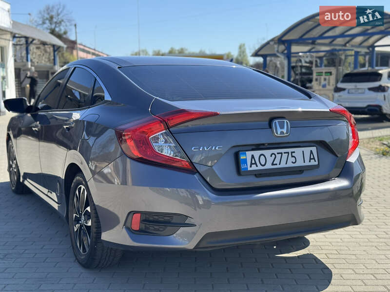 Седан Honda Civic 2017 в Мукачевому