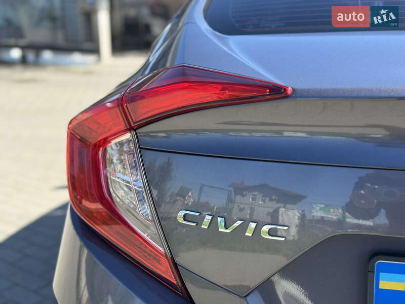 Седан Honda Civic 2017 в Мукачевому
