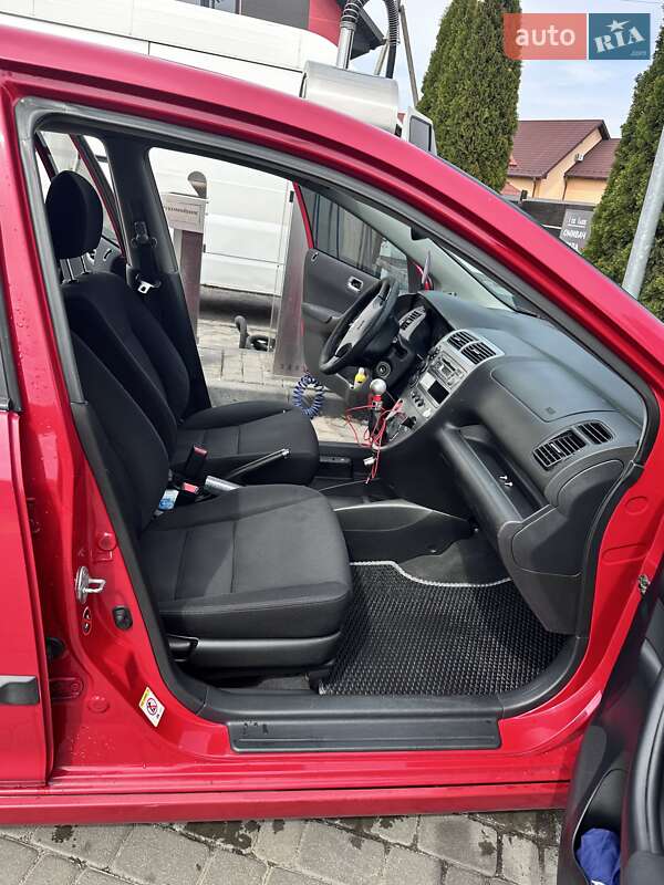 Хэтчбек Honda Civic 2005 в Ивано-Франковске