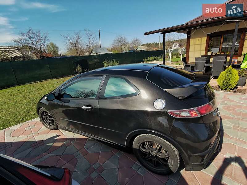Хэтчбек Honda Civic 2007 в Чернигове