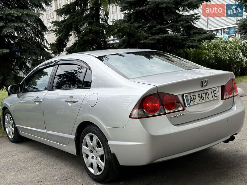 Седан Honda Civic 2006 в Дніпрі