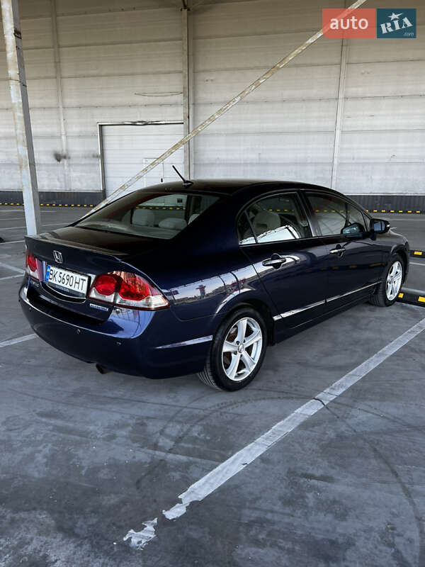 Седан Honda Civic 2010 в Рівному
