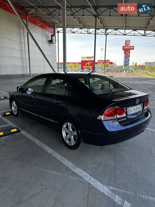 Седан Honda Civic 2010 в Рівному