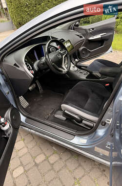 Хетчбек Honda Civic 2006 в 
