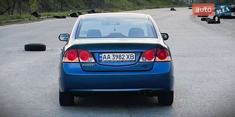 Седан Honda Civic 2007 в Киеве