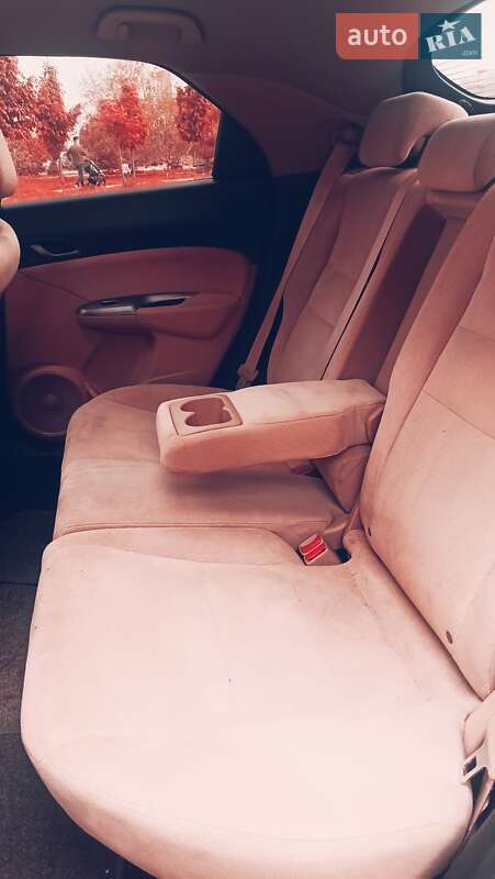 Хэтчбек Honda Civic 2006 в Вишневом