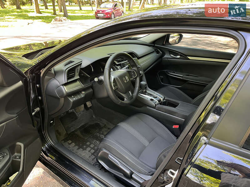 Седан Honda Civic 2018 в Чернігові